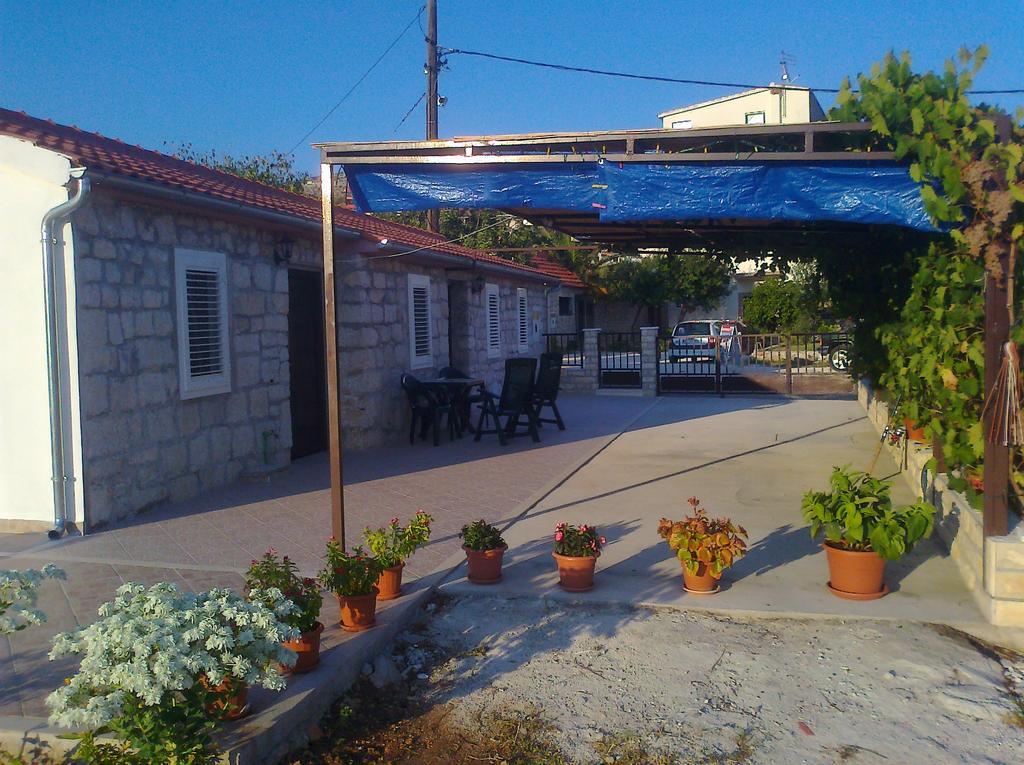 Vinka Apartments Seget Vranjica Exterior photo