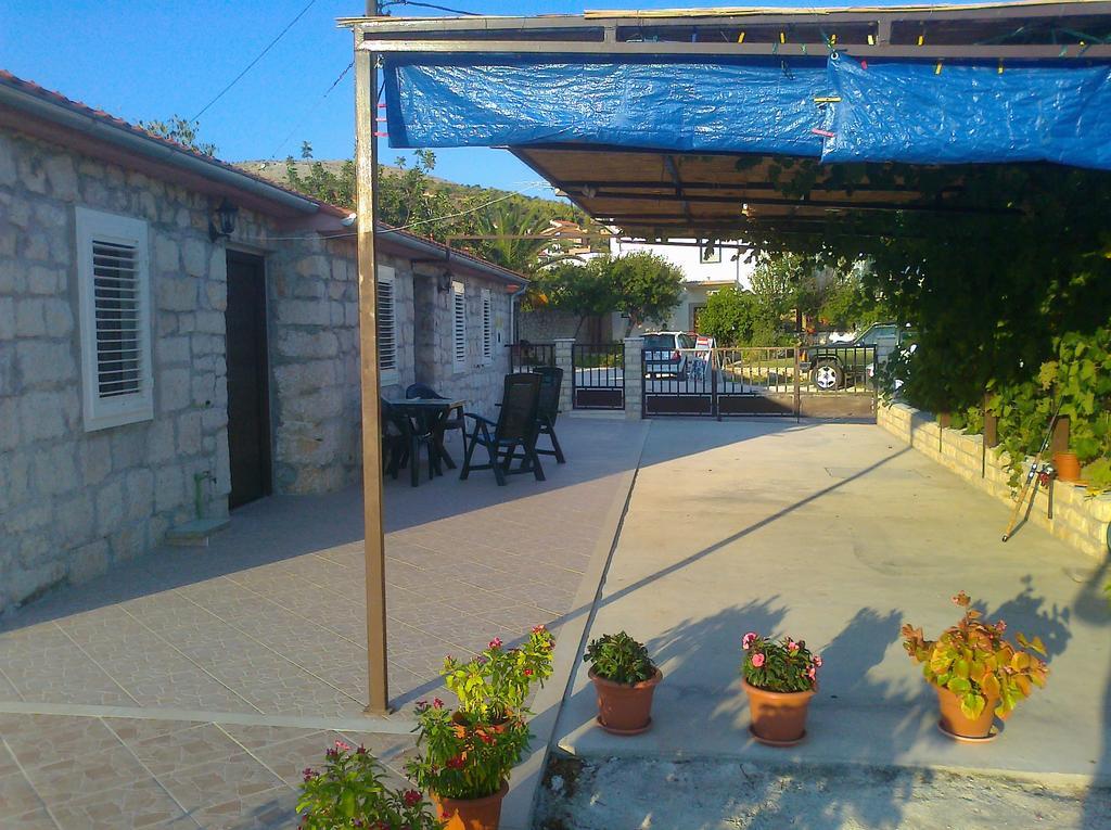 Vinka Apartments Seget Vranjica Exterior photo